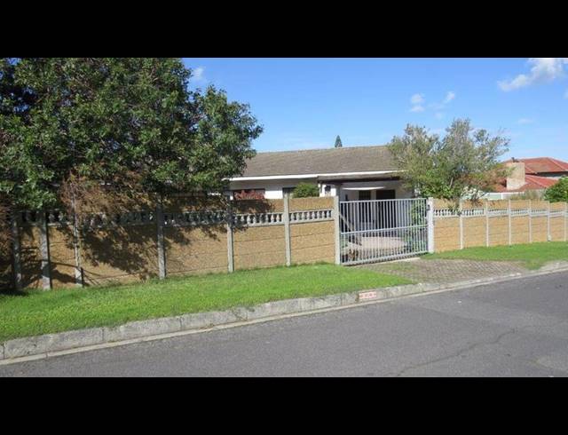 4 BEDROOM HOUSE FOR SALE IN OOSTERSEE
